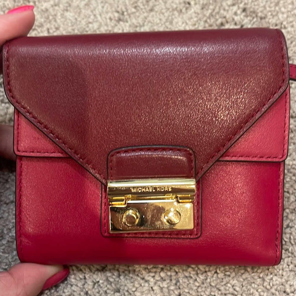 Really good condition michael kors wallet